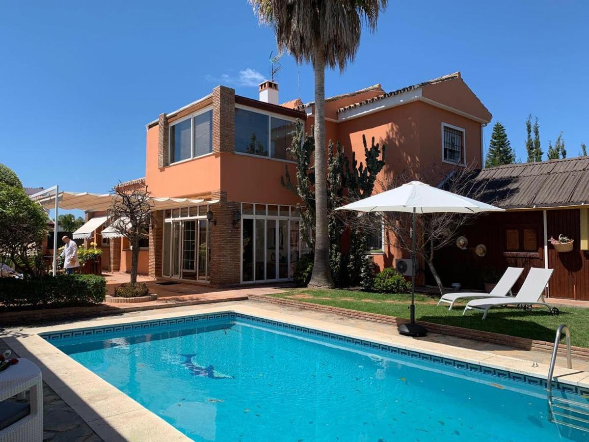 Chalet Con Piscina A 50 M De La Playa . Marbella Bagian luar foto