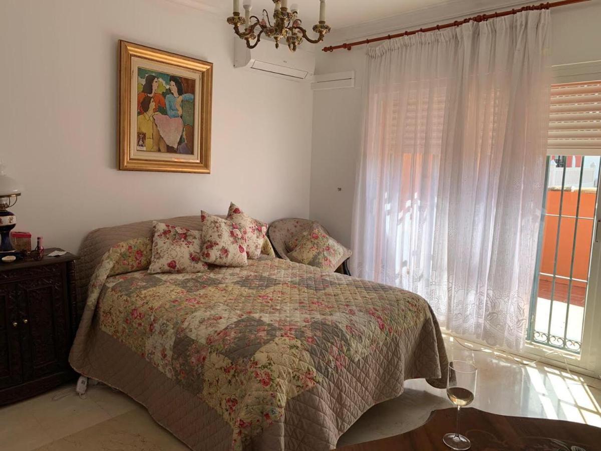 Chalet Con Piscina A 50 M De La Playa . Marbella Bagian luar foto