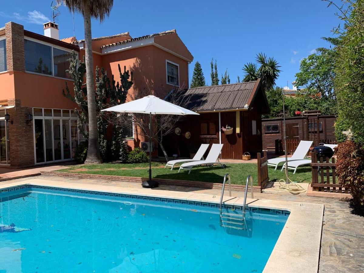 Chalet Con Piscina A 50 M De La Playa . Marbella Bagian luar foto